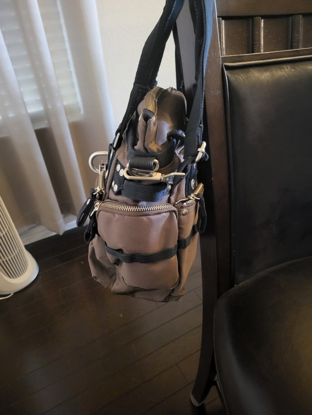 George Gina & Lucy “6ix” Shoulder Bag - Picture 7 of 9